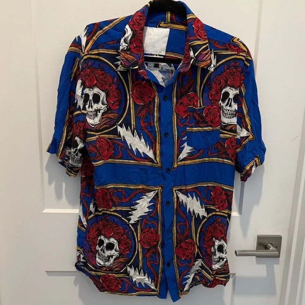 Chinatown Market Grateful Dead Short Sleeve Button Down Shirt, Size Large.